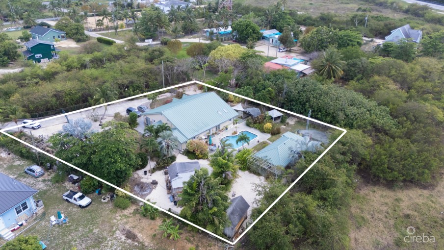 SAVANNAH HOME ON 0.73 ACRE WITH APARTMENT & POOL - Image 22