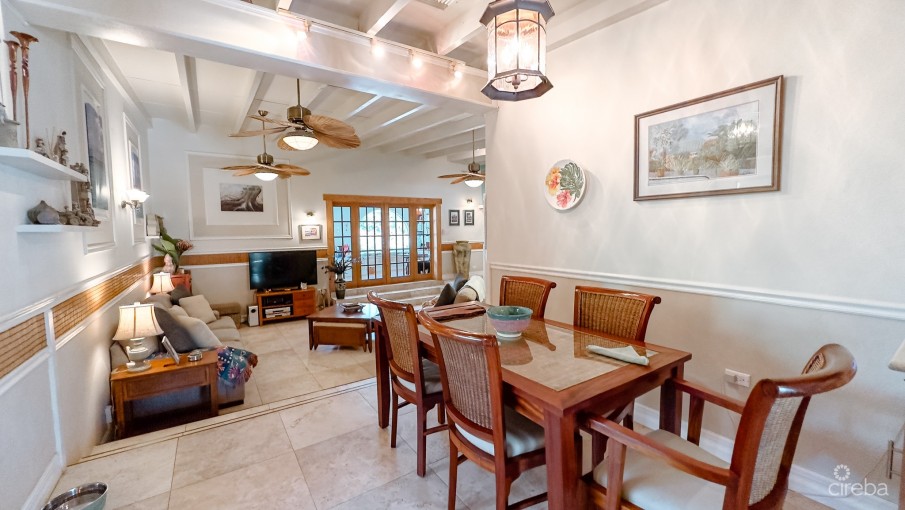 SAVANNAH HOME ON 0.73 ACRE WITH APARTMENT & POOL - Image 18