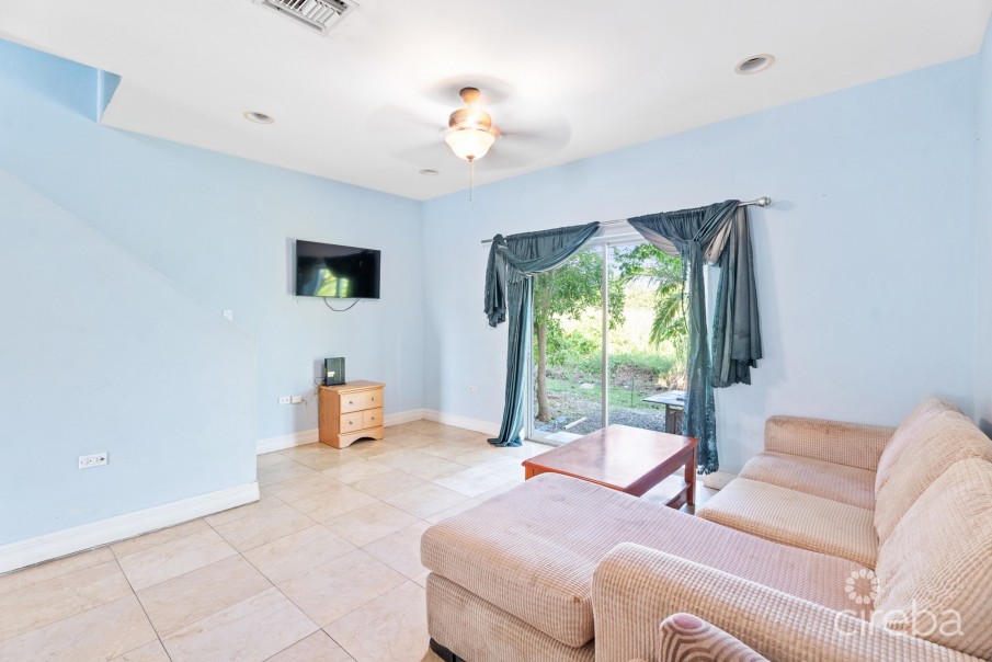 SCHOLARS RETREAT 3-BED END UNIT - Image 7