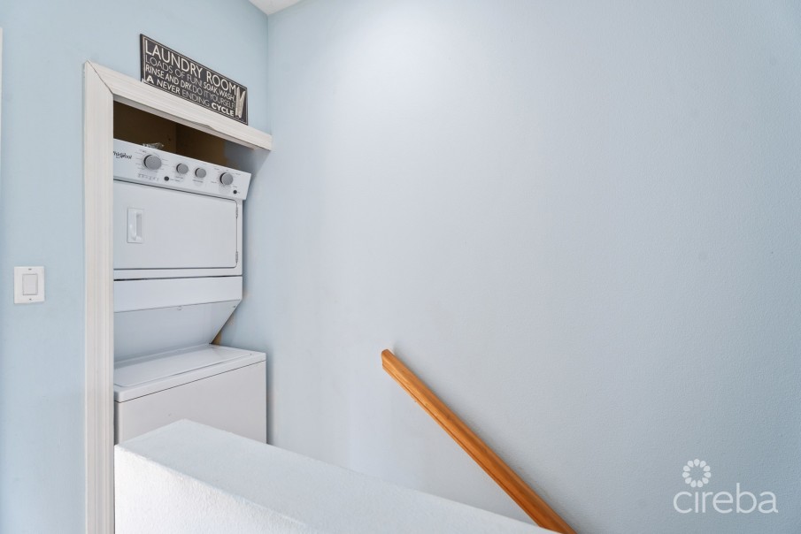 SCHOLARS RETREAT 3-BED END UNIT - Image 8