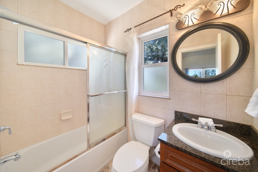 SEACLIFF YELLOW LOCATED IN COTTAGE - Image 6