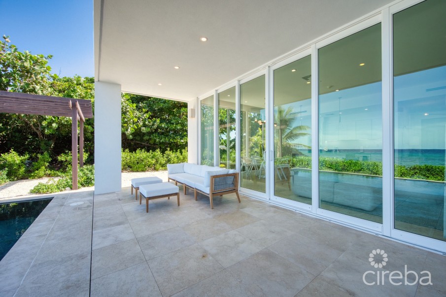 SEASIDE HIDEAWAY - FULLY RENOVATED BEACHFRONT GEM - Image 17