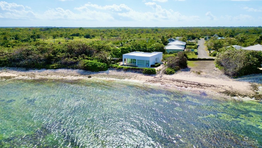 SEASIDE HIDEAWAY - FULLY RENOVATED BEACHFRONT GEM - Image 23