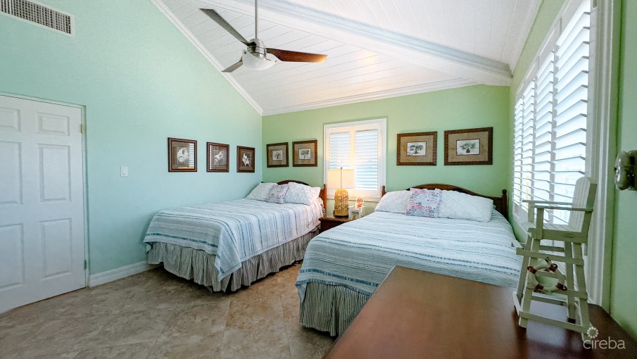 SILVER SANDS CONDO SEVEN MILE BEACH - Image 9