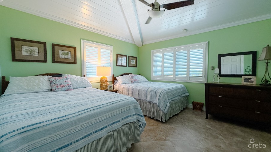 SILVER SANDS CONDO SEVEN MILE BEACH - Image 8