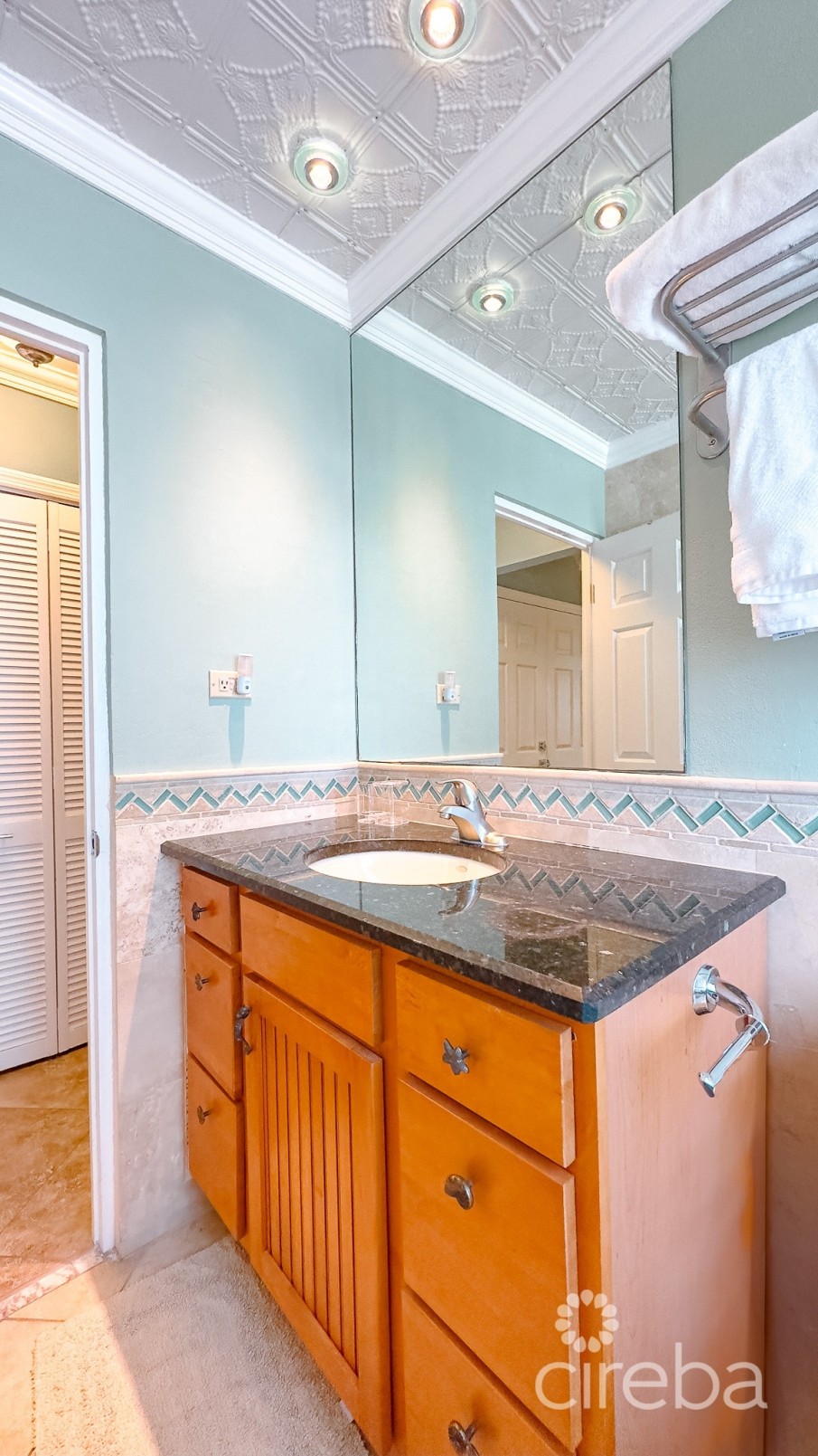 SILVER SANDS CONDO SEVEN MILE BEACH - Image 19