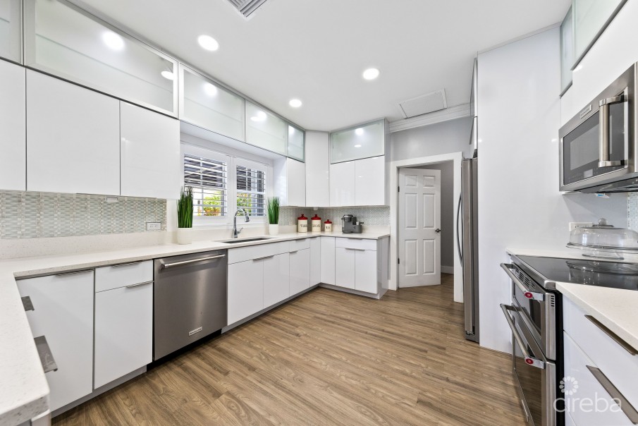 SINGLE FAMILY GEM IN NORTH SOUND ESTATES - Image 8