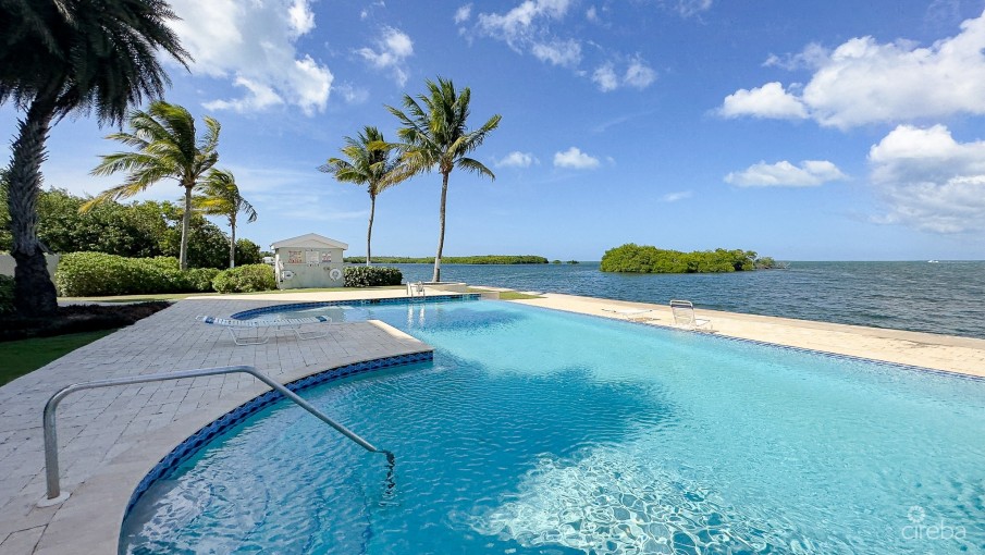 SNUG HARBOUR CANALFRONT 1 BED - Image 8