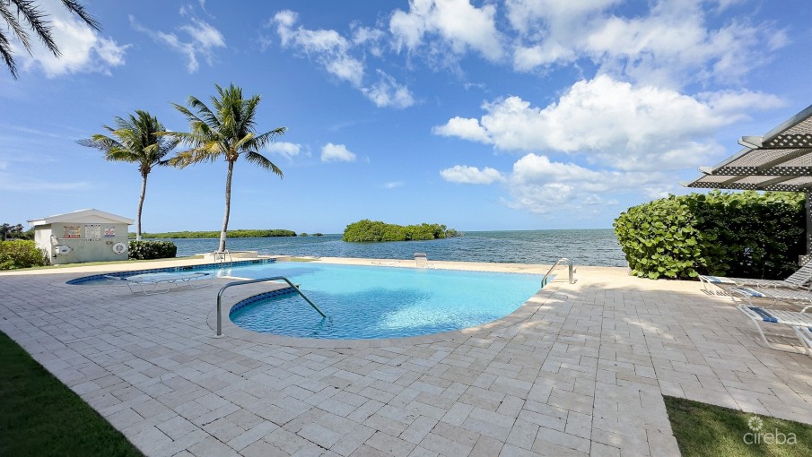 SNUG HARBOUR CANALFRONT 1 BED - Image 7