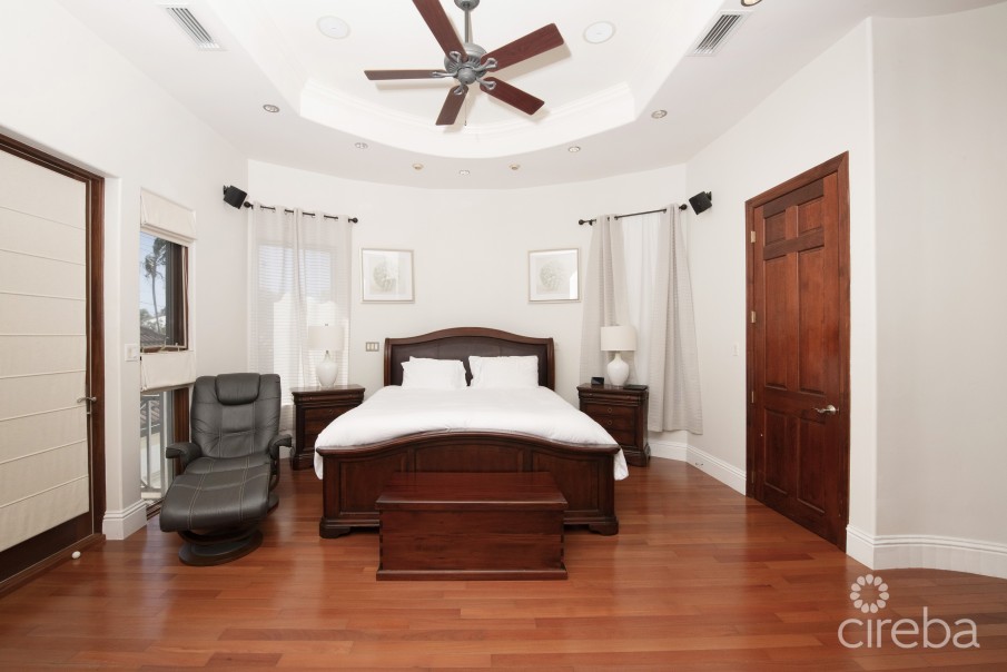 SOUTH SOUND ESTATE - Image 23