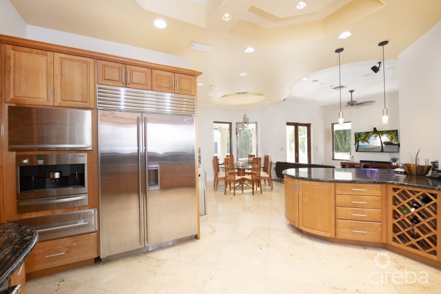 SOUTH SOUND ESTATE - Image 12