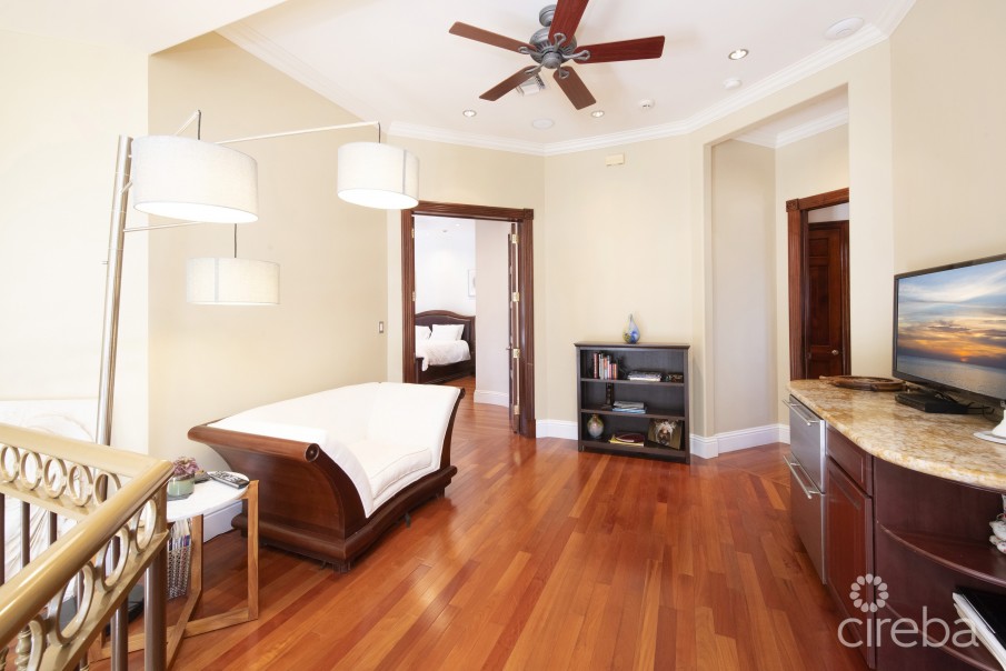SOUTH SOUND ESTATE - Image 20