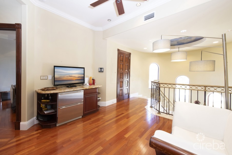 SOUTH SOUND ESTATE - Image 21