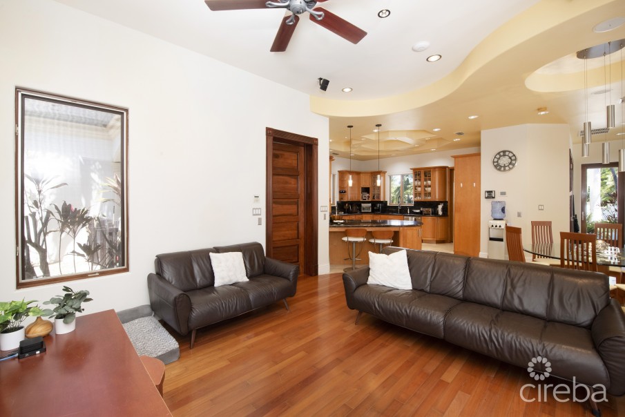 SOUTH SOUND ESTATE - Image 13
