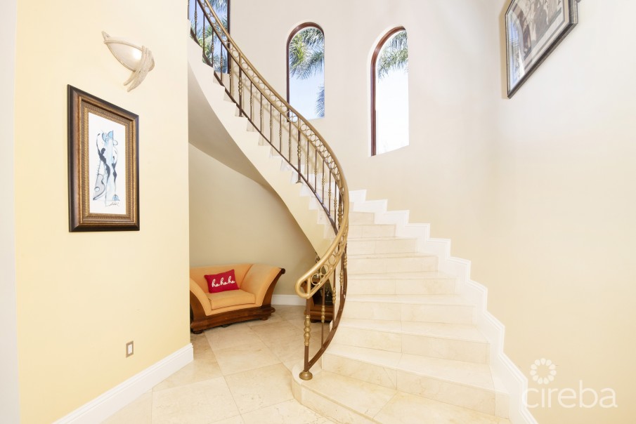 SOUTH SOUND ESTATE - Image 19
