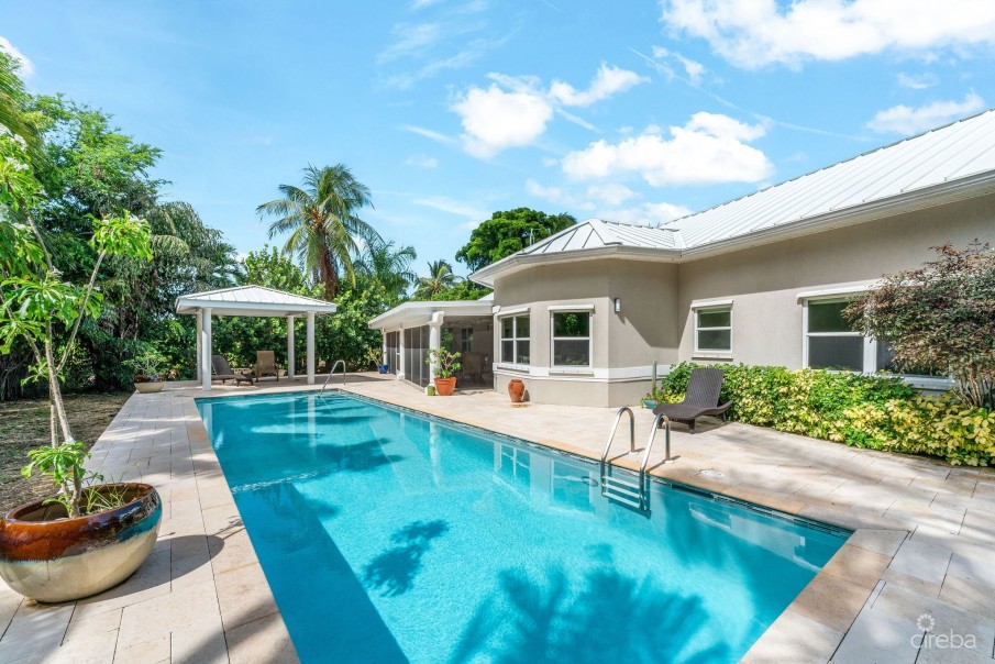 SOUTH SOUND FAMILY HOME (0.45 ACRE LOT) - Image 4