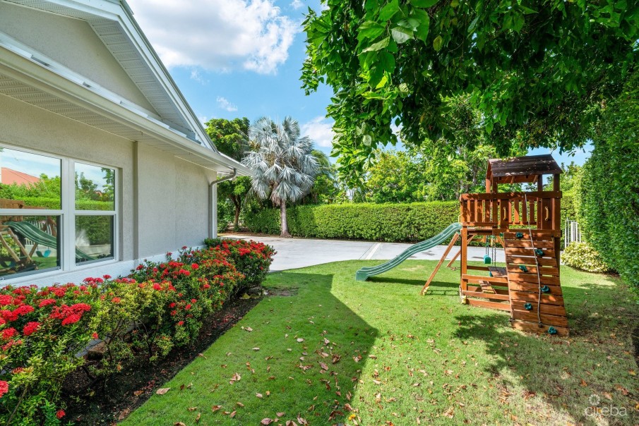 SOUTH SOUND FAMILY HOME (0.45 ACRE LOT) - Image 9