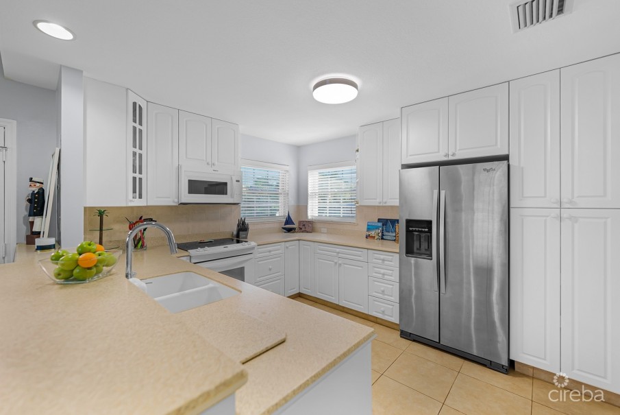 SPACIOUS OCEANFRONT CONDO WITH STUNNING VIEWS - NORTHERN LIGHTS #6 - Image 18