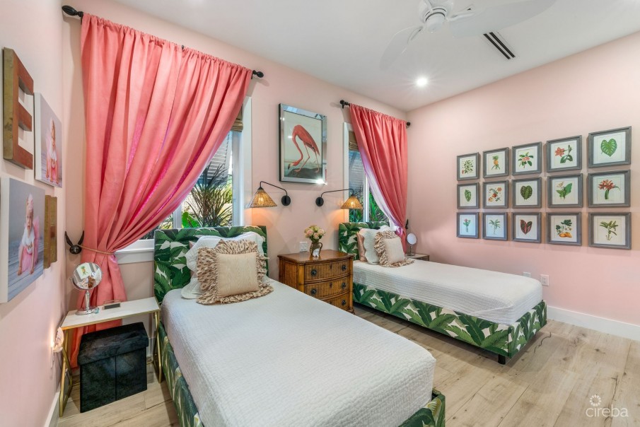 SPOTTS BEACH COTTAGE - Image 13