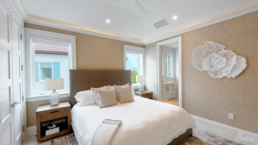 STONE ISLAND RESIDENCE YACHT CLUB - Image 11