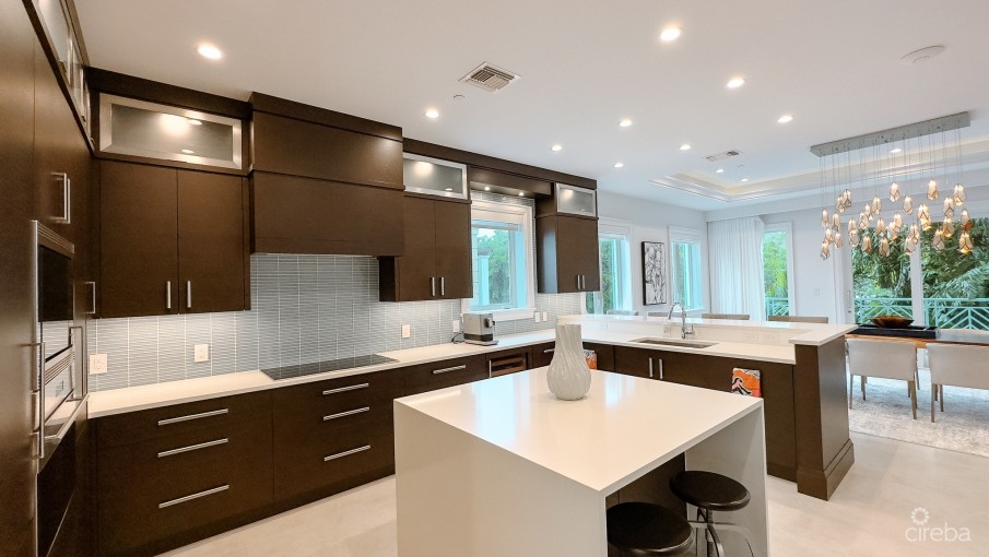 STONE ISLAND RESIDENCE YACHT CLUB - Image 4