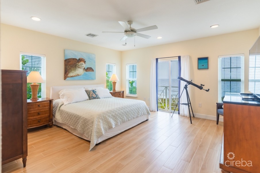 STUNNING SEAFRONT FAMILY HOME WITH POOL – 24 FEET ABOVE SEA LEVEL! - Image 15