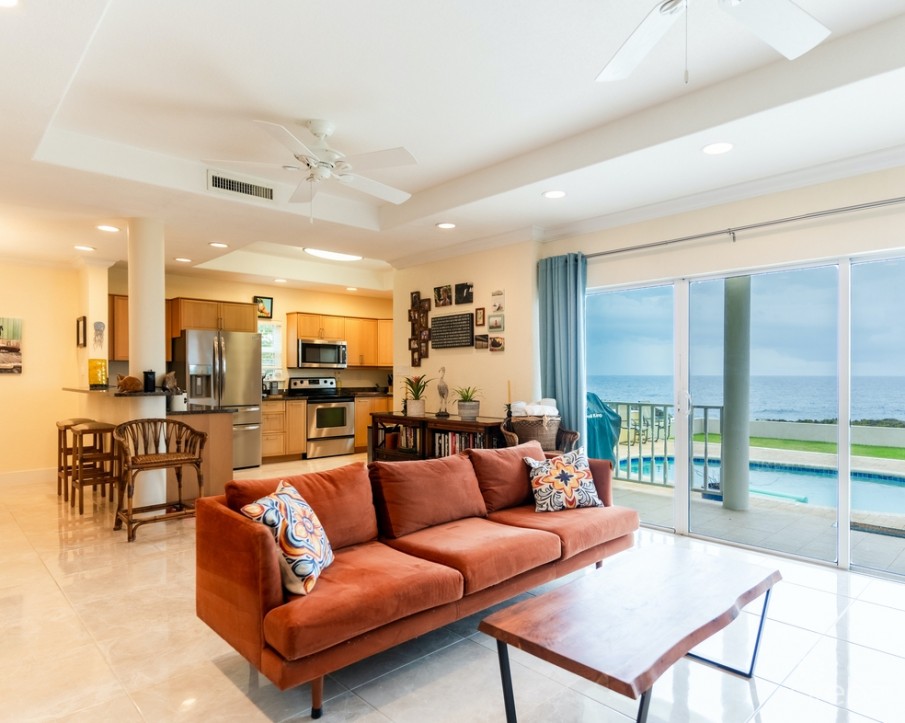 STUNNING SEAFRONT FAMILY HOME WITH POOL – 24 FEET ABOVE SEA LEVEL! - Image 5