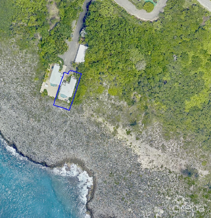 STUNNING SEAFRONT FAMILY HOME WITH POOL – 24 FEET ABOVE SEA LEVEL! - Image 4