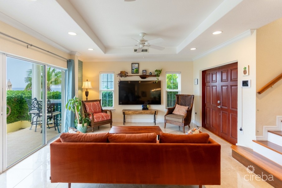 STUNNING SEAFRONT FAMILY HOME WITH POOL – 24 FEET ABOVE SEA LEVEL! - Image 8