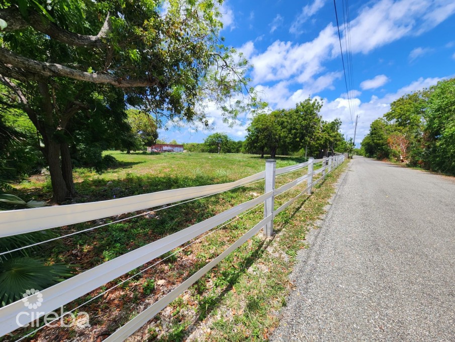 SUNNYFIELD DRIVE - 3 AWESOME ACRES! - Image 5