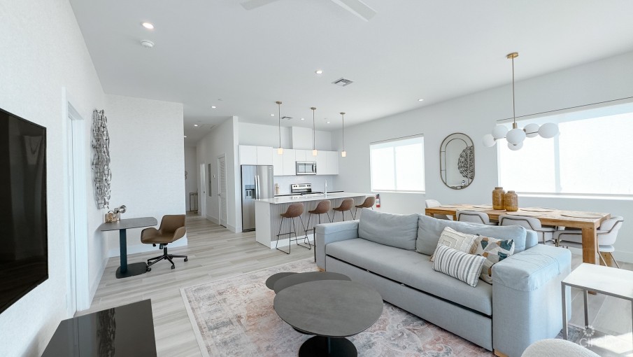 SUNSET POINT END UNIT WEST BAY - Image 2