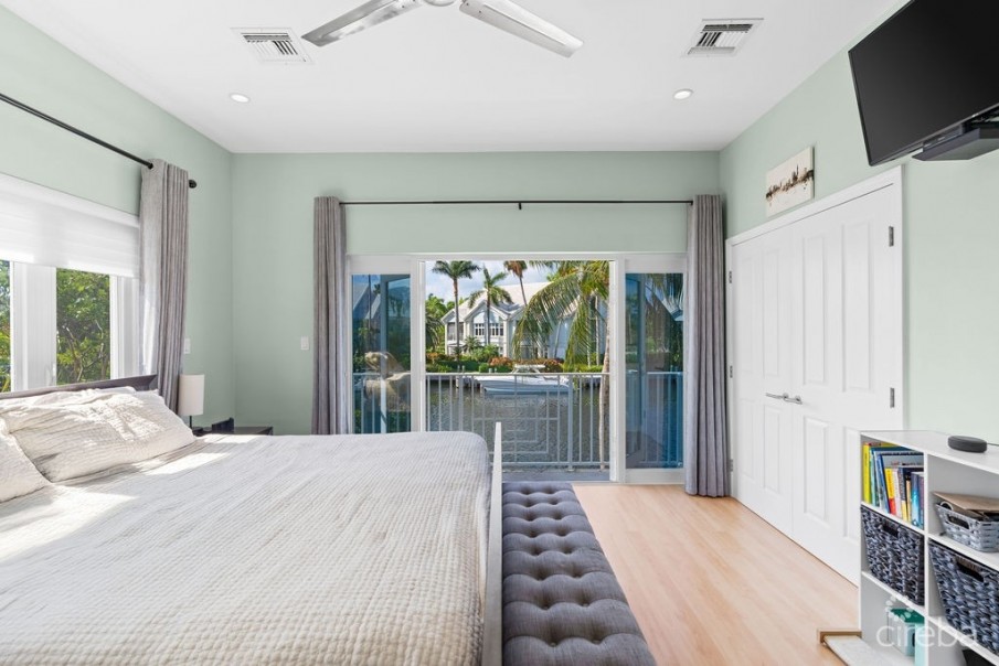 THE GRANGE 1, SNUG HARBOUR TOWNHOME - Image 8