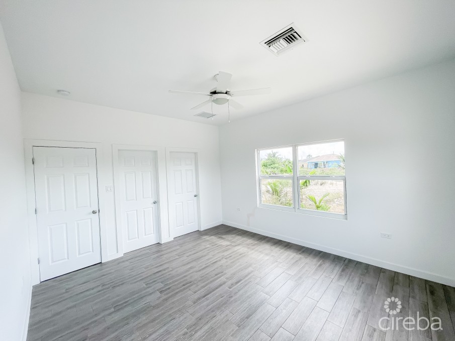 THE LANDING - SPOTTS - 2 BED ROOM PLUS DEN -  GROUND FLOOR CONDO - Image 4