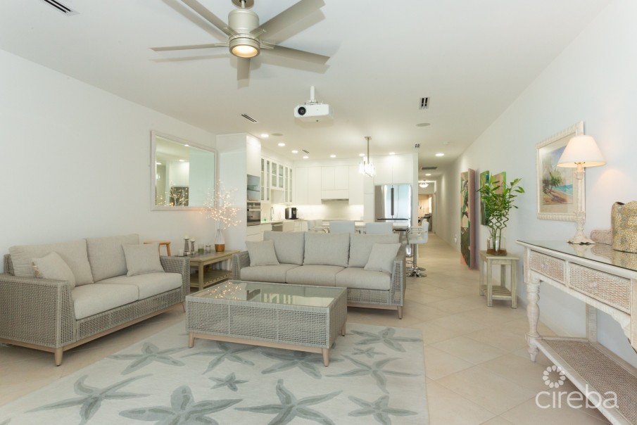 THE PALMS 14, SEVEN MILE BEACH PENTHOUSE - Image 5
