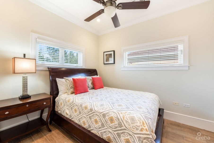 THE POINT AT PARADISE COVE - Image 12