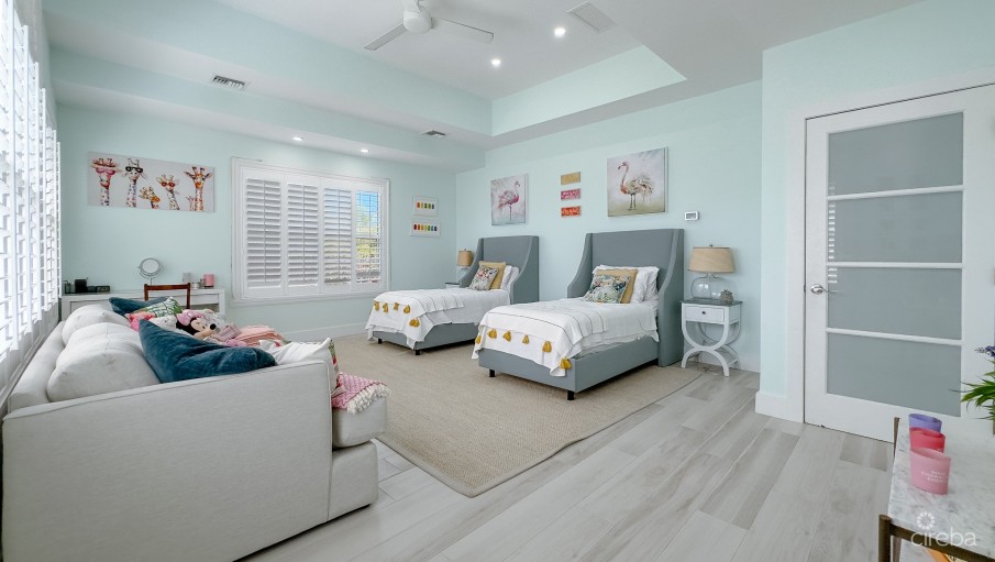 THE SHORES FAMILY HOME - Image 14