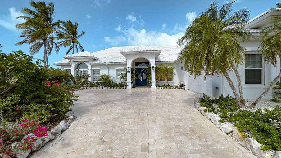 THE SHORES FAMILY HOME - Image 1