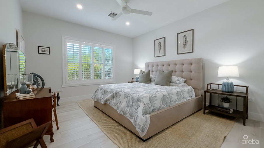 THE SHORES FAMILY HOME - Image 17