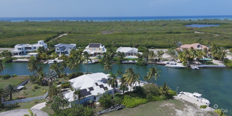 THE SHORES FAMILY HOME - Image 4