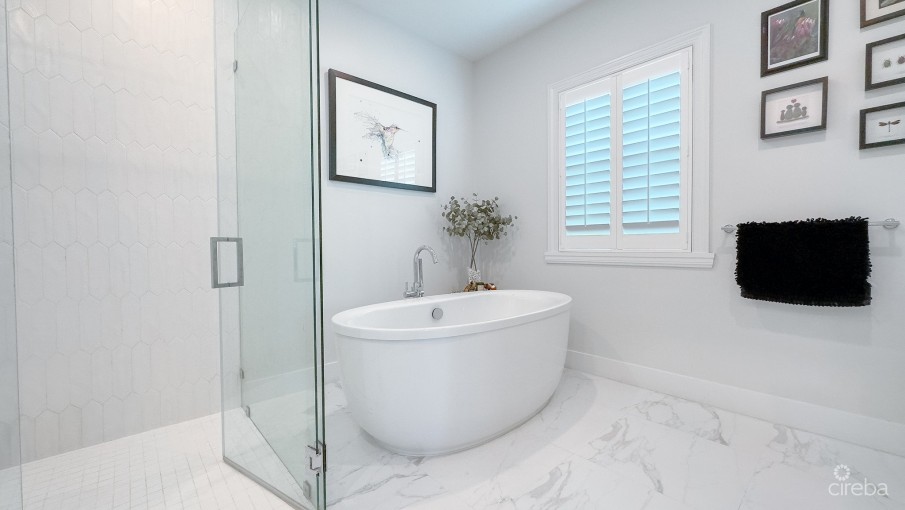 THE SHORES FAMILY HOME - Image 10