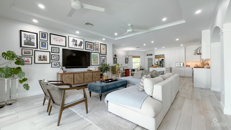 THE SHORES FAMILY HOME - Image 9