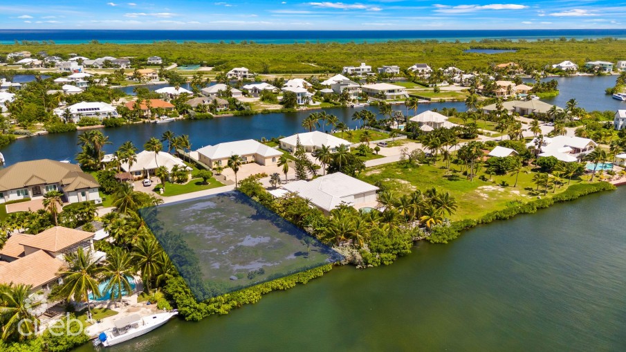 THE SHORES- CANAL EXECUTIVE HOME LOT - Image 2