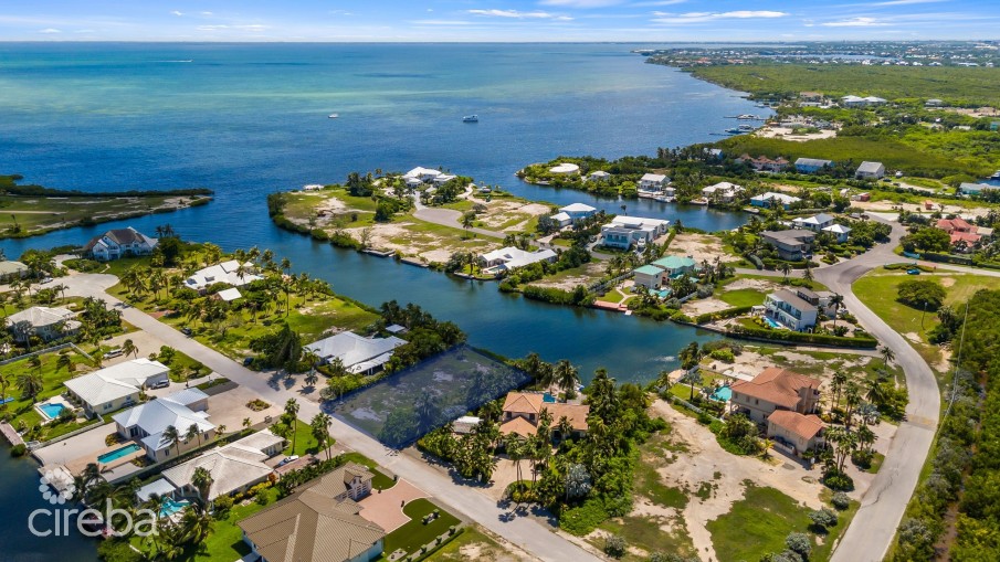 THE SHORES- CANAL EXECUTIVE HOME LOT - Image 3
