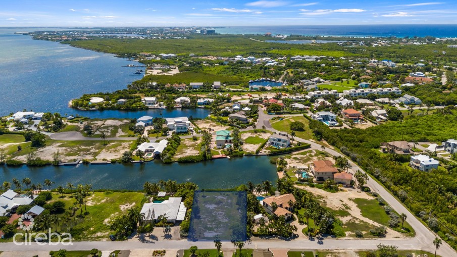THE SHORES- CANAL EXECUTIVE HOME LOT - Image 4