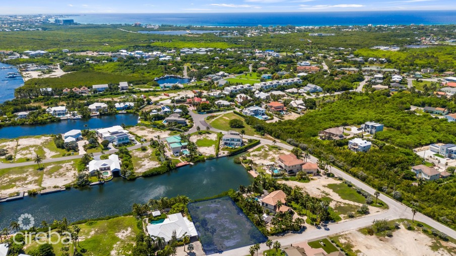 THE SHORES- CANAL EXECUTIVE HOME LOT - Image 5