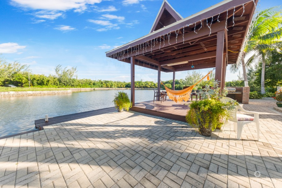 TIMELESS PALM ISLAND CIRCLE ESTATE - Image 1