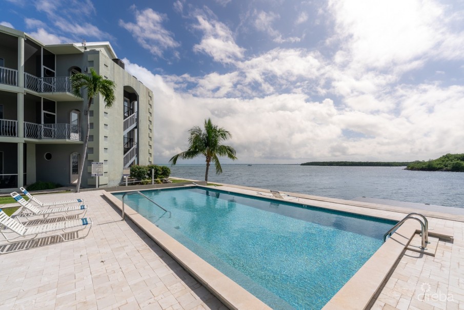 TURTLE COVE OCEANFRONT 3 BED WITH OUTSTANDING VIEW - Image 18