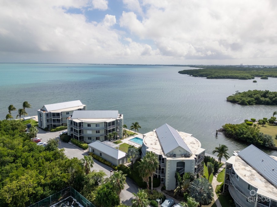 TURTLE COVE OCEANFRONT 3 BED WITH OUTSTANDING VIEW - Image 16