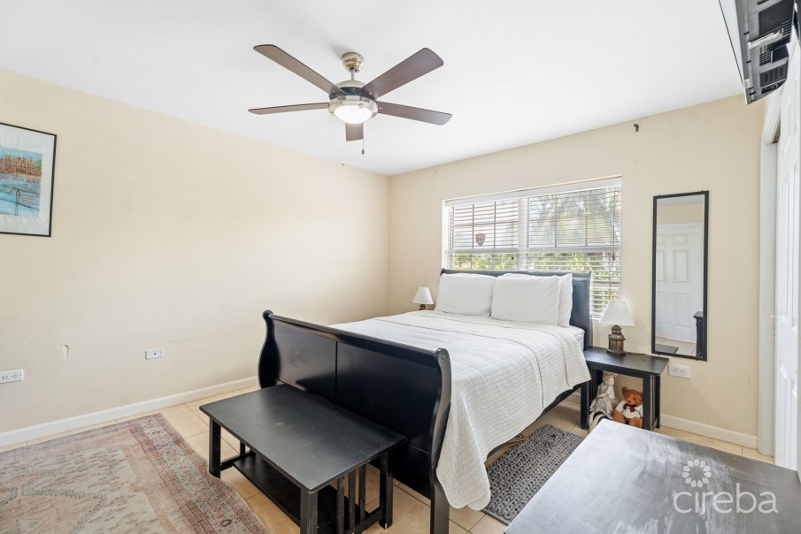 UPGRADED 2BEDS CANALFRONT - Image 11
