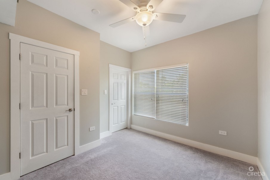 UPGRADED COASTAL ESCAPE CANAL FRONT TOWNHOUSE - Image 18